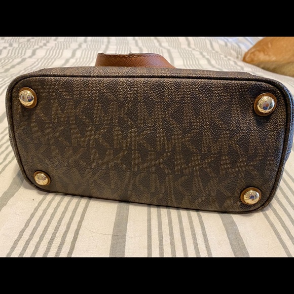 Michael Kors Handbag - Picture 6 of 8